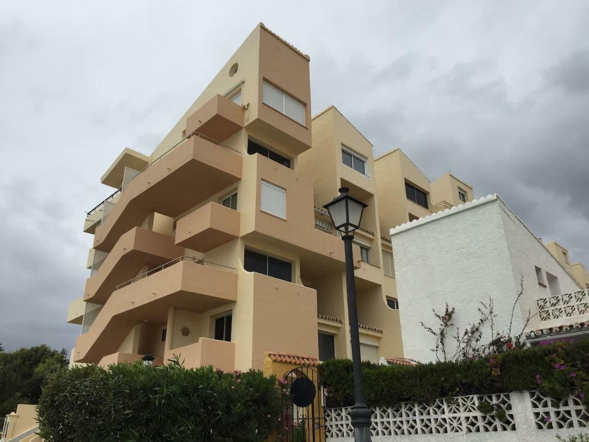 Casa Cachita 2-Confortable Estudio A Pie De Playa Estepona Exterior photo